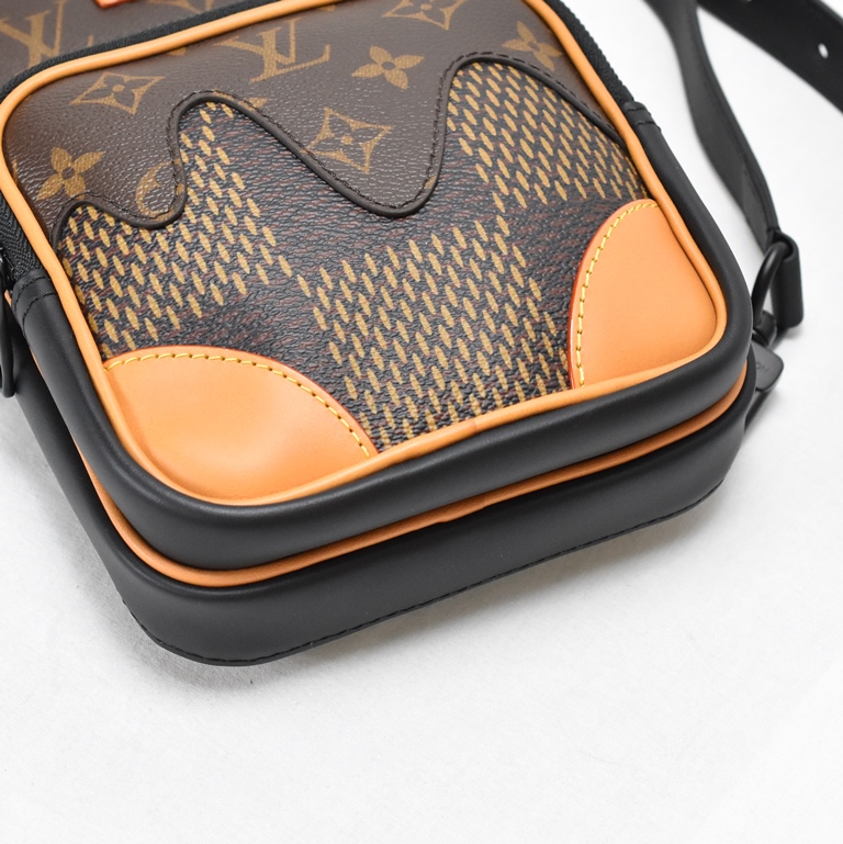 LOUIS VUITTON ルイヴィトン アマゾン スリングバッグ N40379 